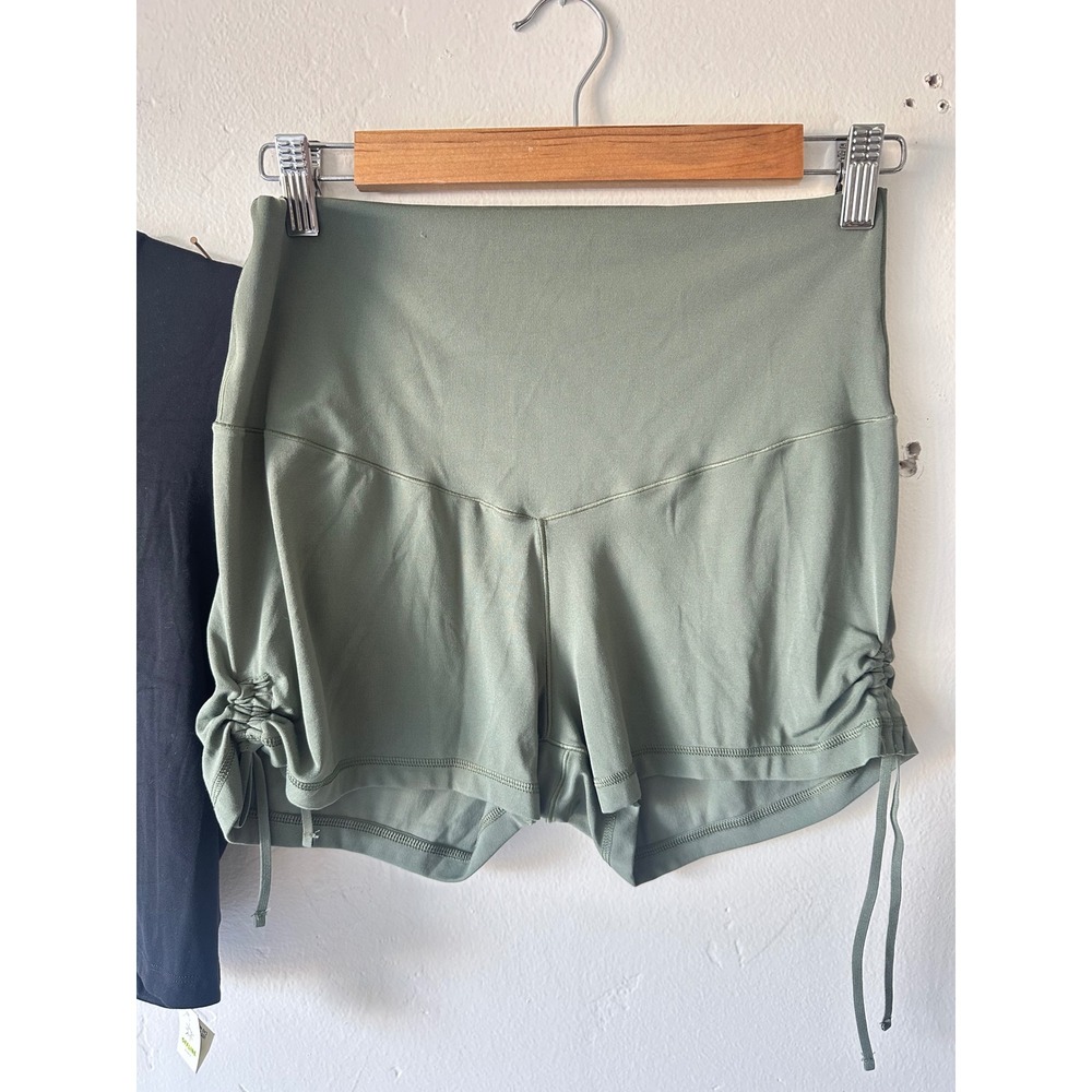 NEW OFFLINE by Aerie Womens XL Activewear Set Black Crop Top Olive Ruched Shorts - Picture 4 of 13